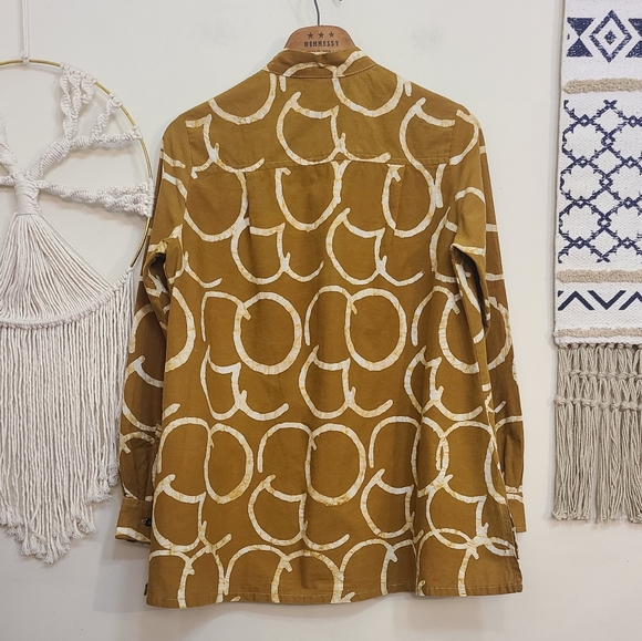 Zuri Dune Batik Hand Dyed In Ghana Cotton Shirt - Picture 3 of 8